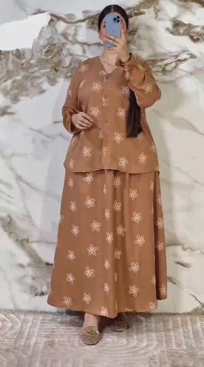 طقم صيفي أنيق بنقشة الورود